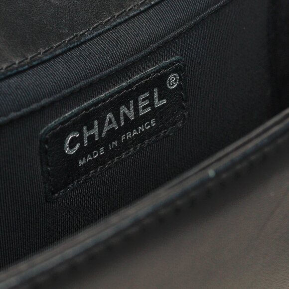 Chanel Medium Boy Blue Bicolour Quilted Flap Shoulder Bag - Picture 12 of 13